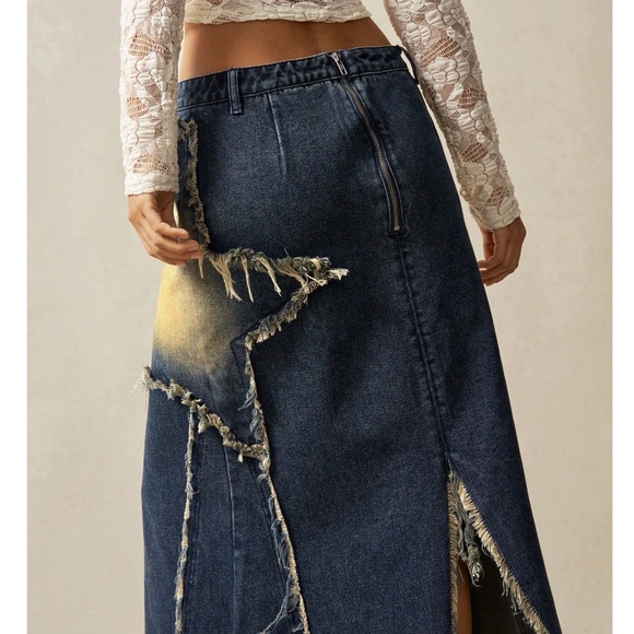 Western Dark Wash Star patch Frayed Split Hem Maxi Skirt - Picture 4 of 7